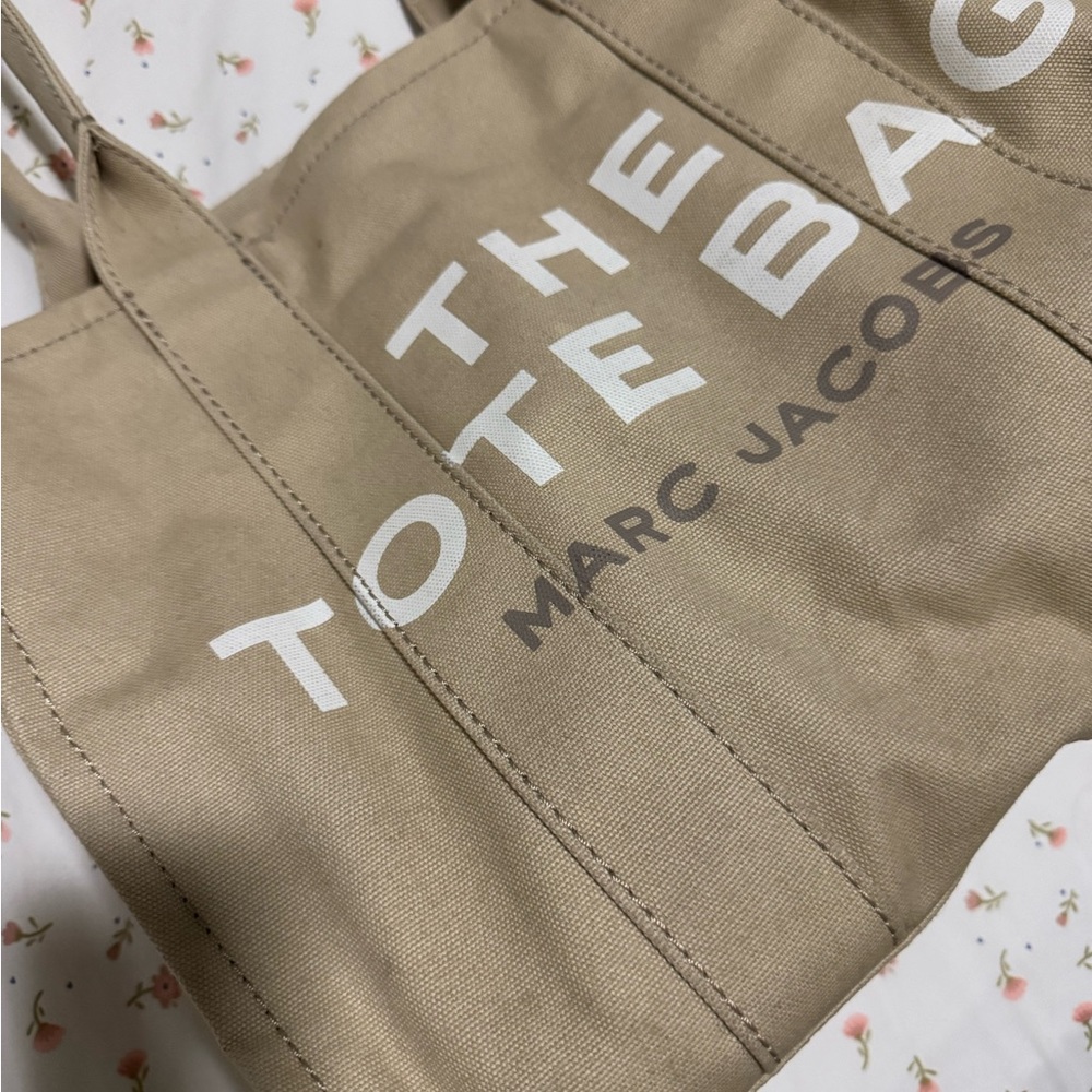 Marc Jacobs Beige Tote Bag Large